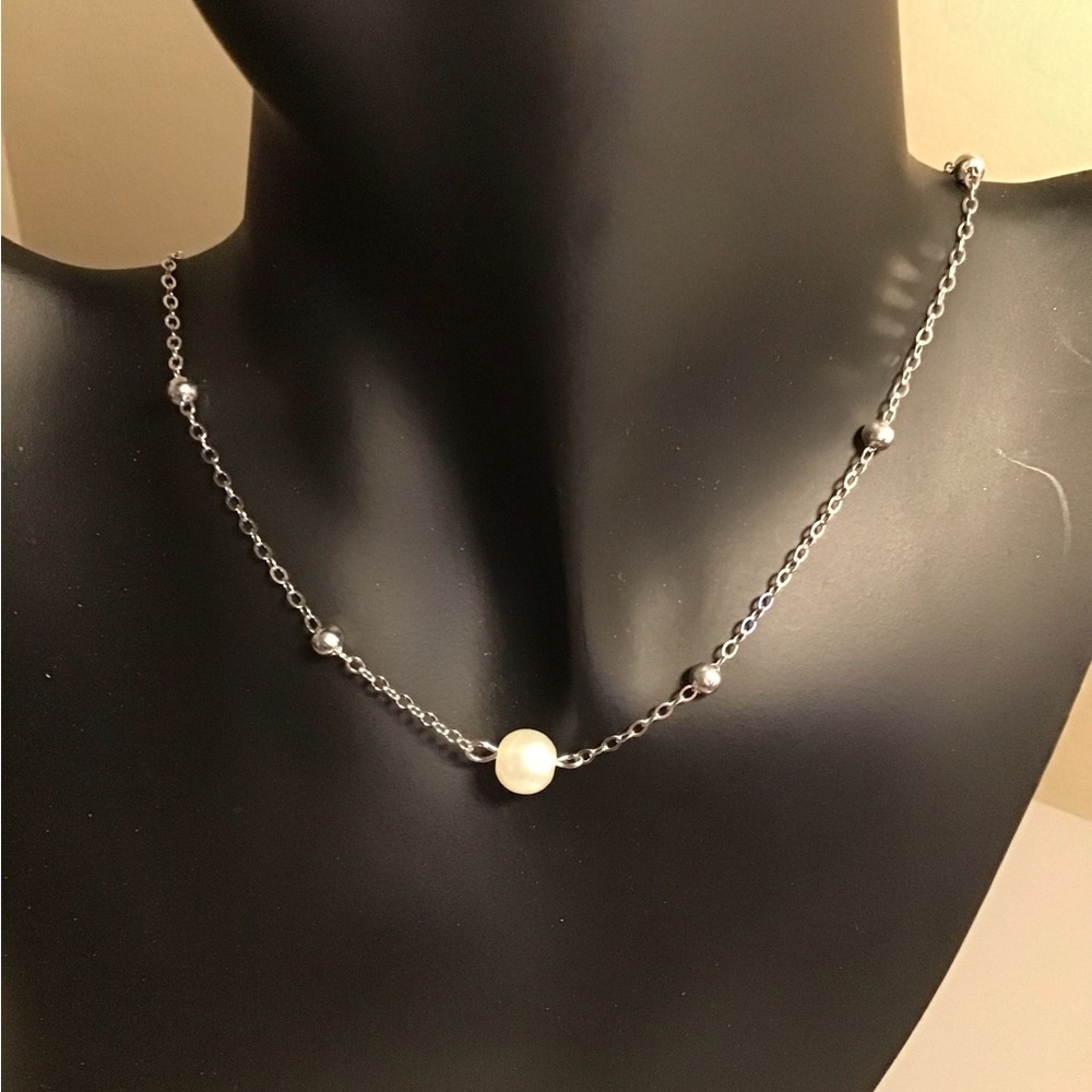 Elegant Silver Color Pearl Necklace NIP